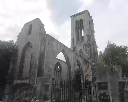 PXL025 Eglise St--Pierre-du-Châtel détruite lors des bombardements en 1944